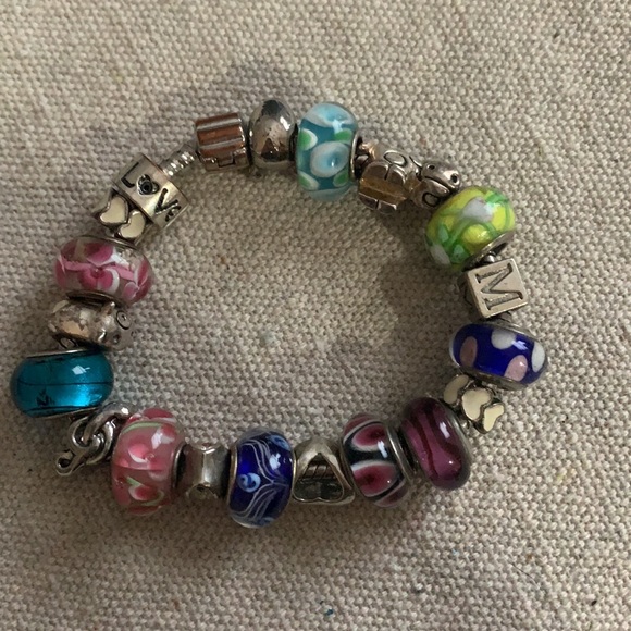 Pandora bracelet with charms - Picture 3 of 4